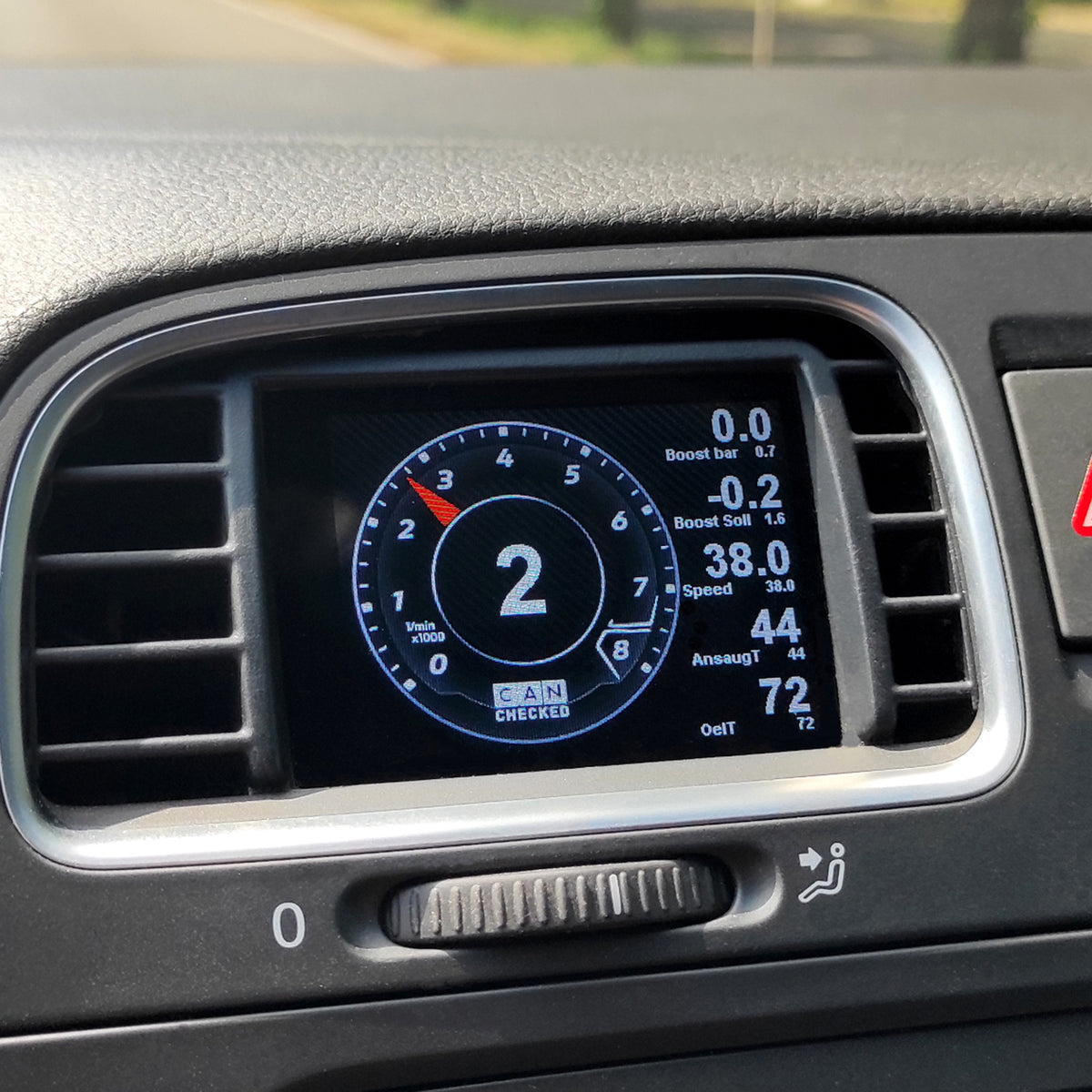 CANchecked MFD28 Gen2 for VW Golf MK6 (Type 1K) LHD — view 6