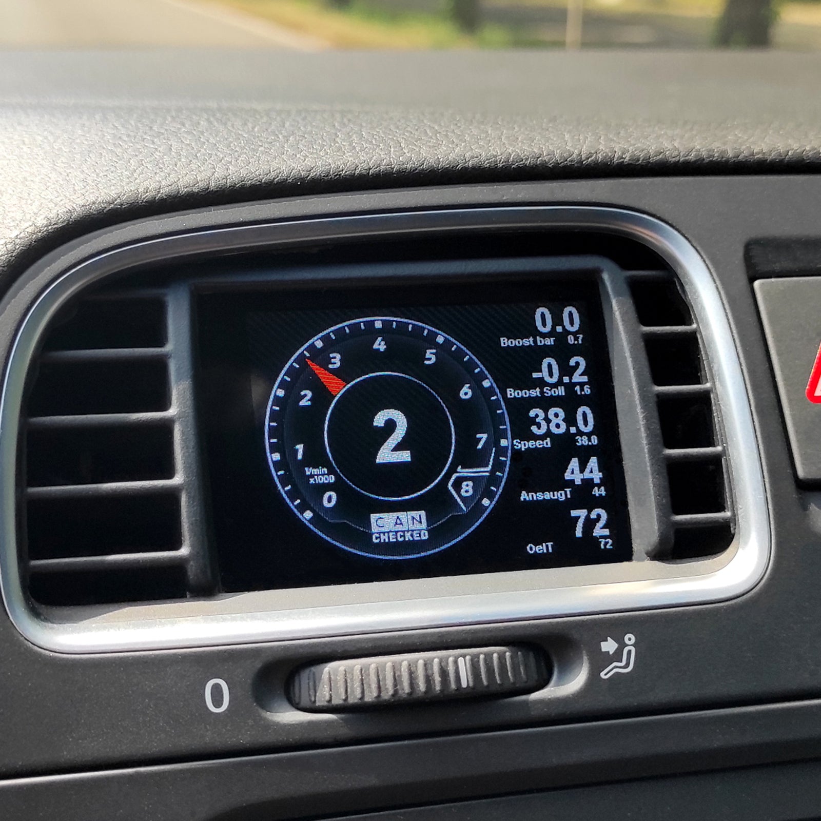 CANchecked MFD28 Gen2 for VW Golf MK6 (Type 1K) LHD — view 6