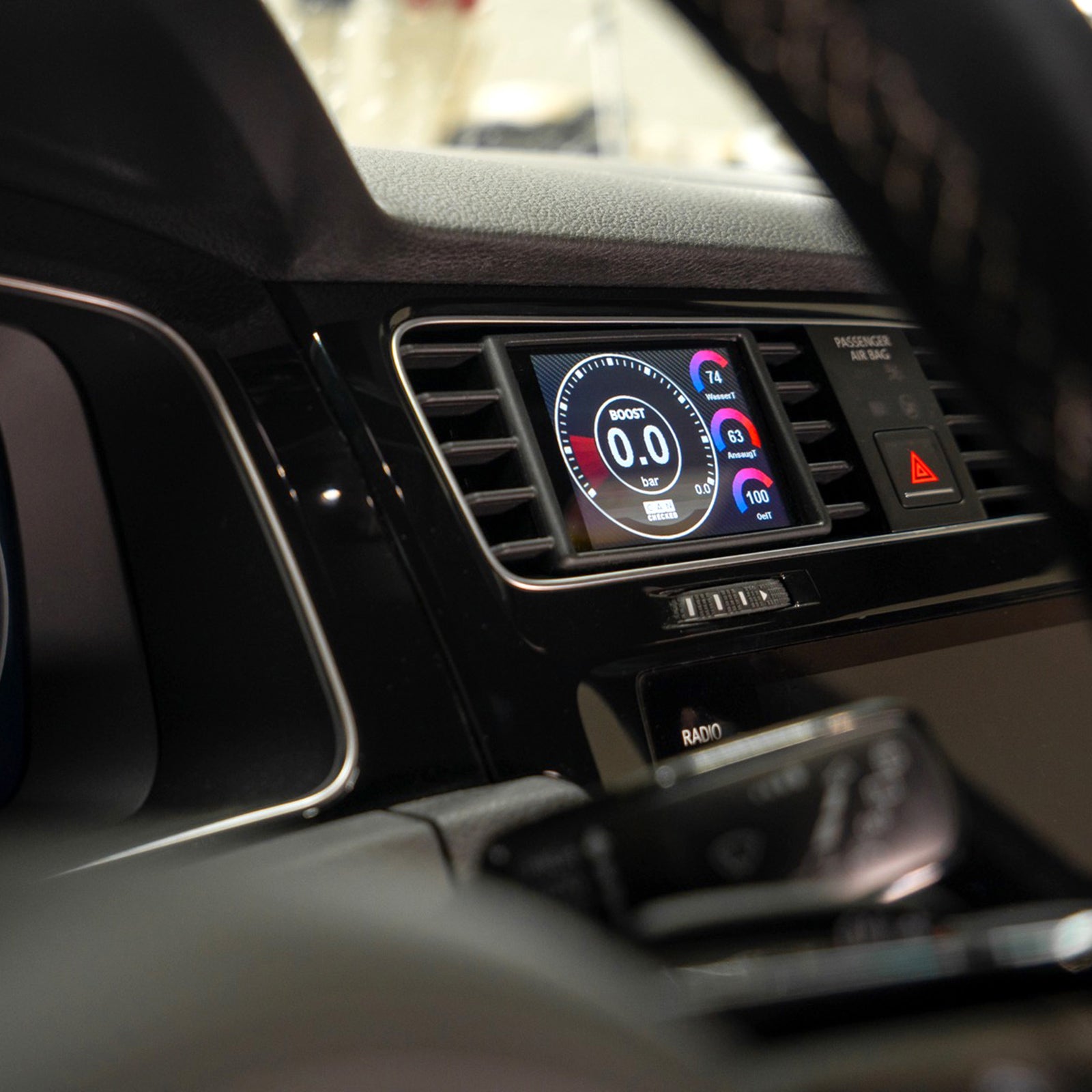 CANchecked MFD32 Gen2 for VW Golf MK7 LHD — view 5