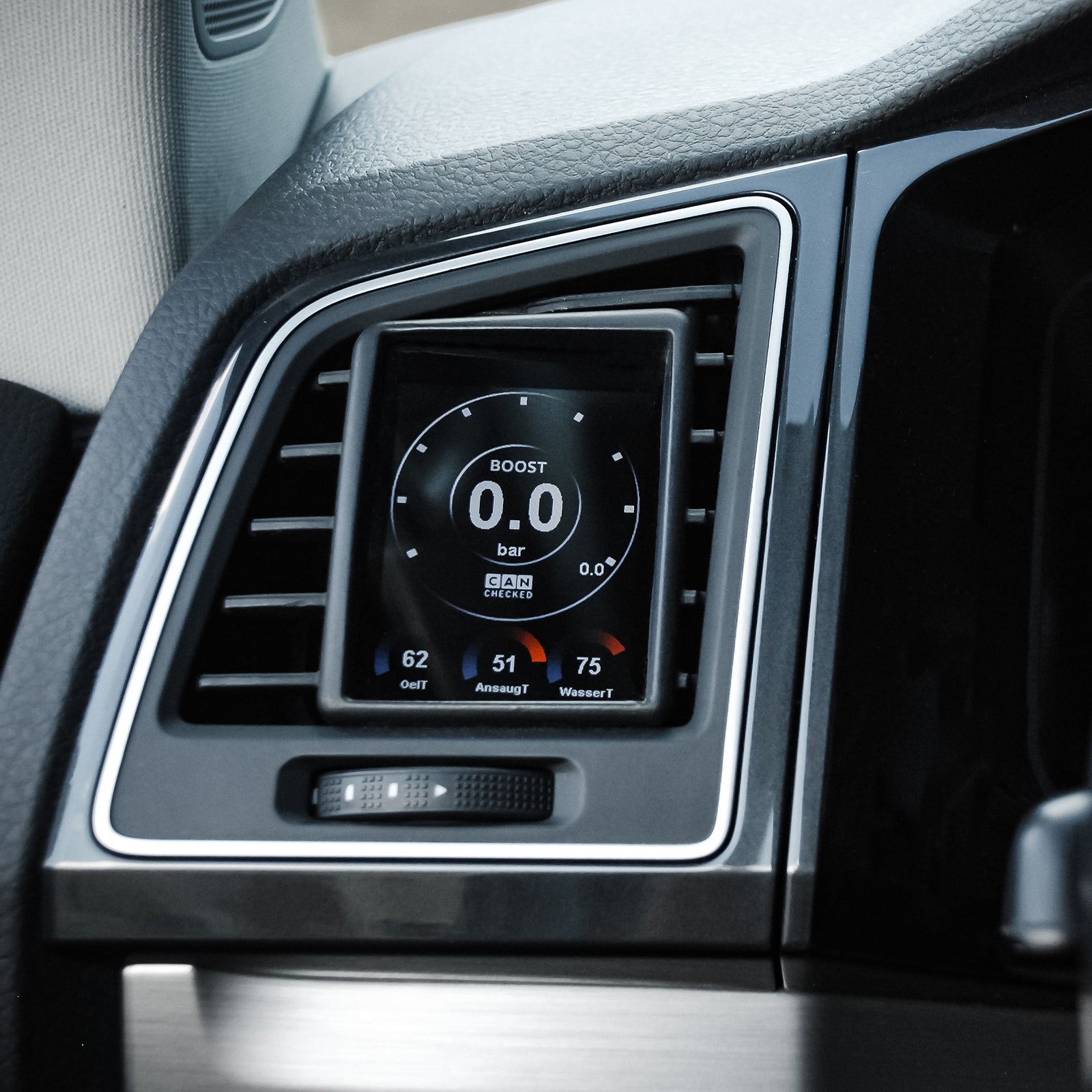 CANchecked MFD28 Gen2 for VW Bus T6 LHD — view 4