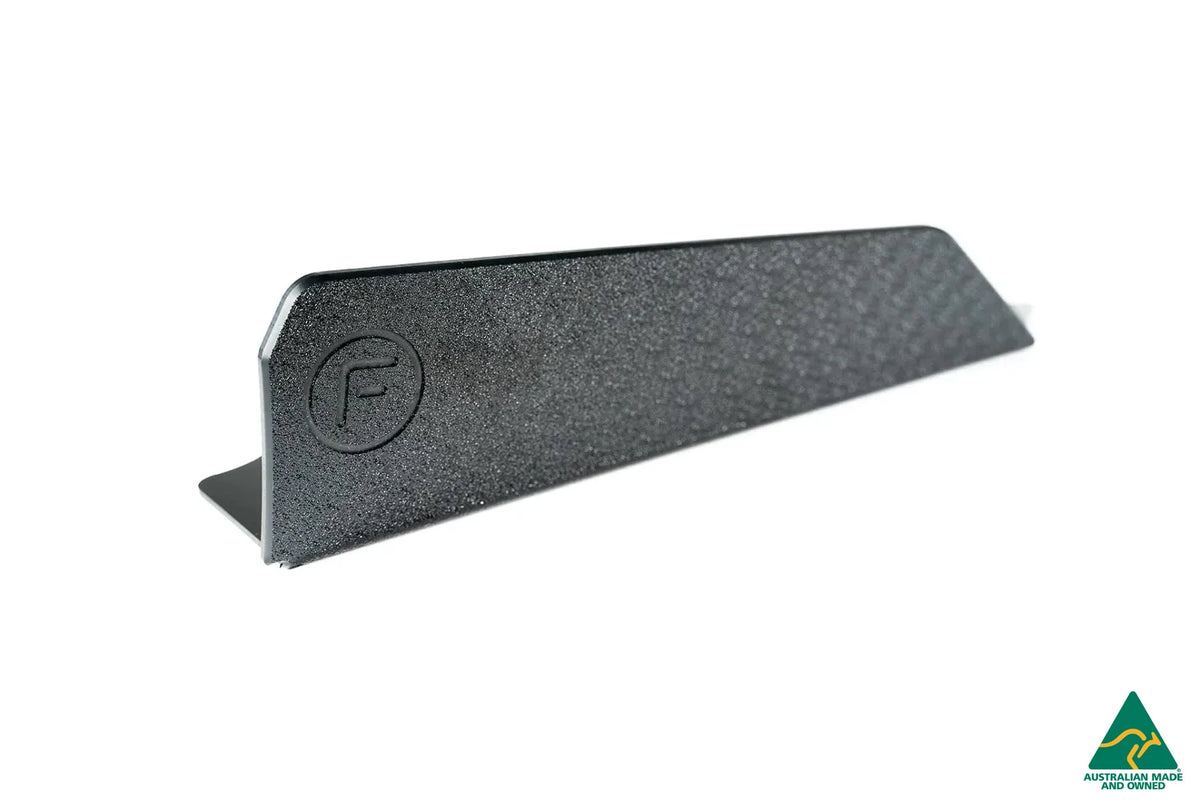 Commodore 4096 Flow Designs VF Commodore S2 Sedan Rear Spat Winglets (Pair) - Carbon ...