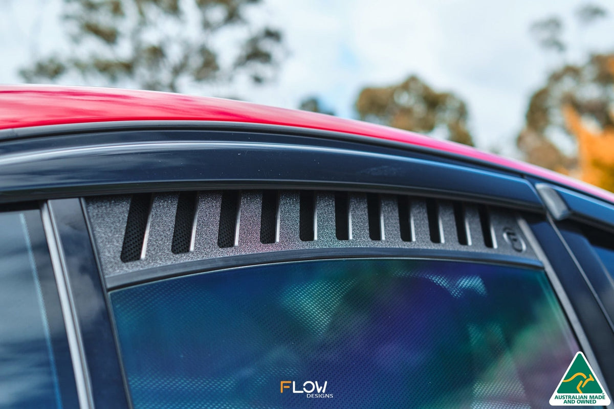 Commodore 4096 Flow Designs VF Commodore Sedan Rear Window Vents (Pair) - Carbon Autohaus